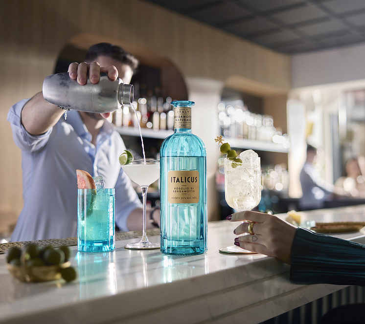 Italicus cocktails at Bar.png