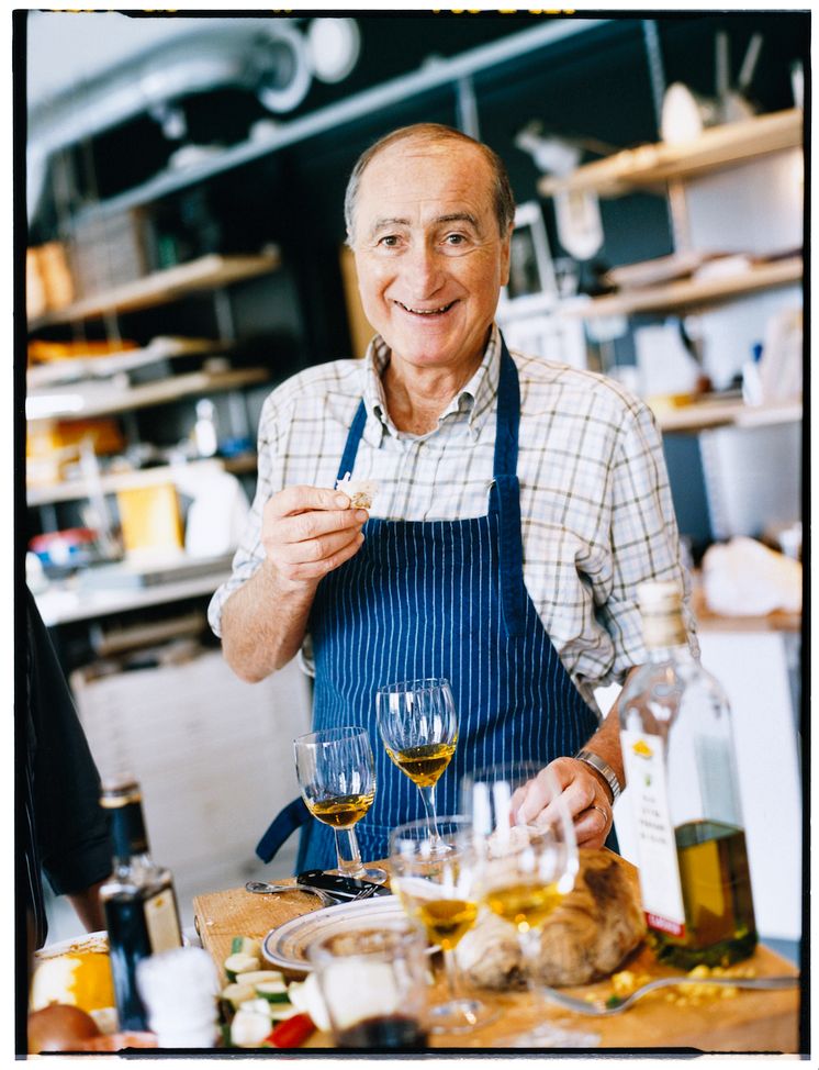 Fernando Di Luca provsmakar Zeta Classico olivolja.