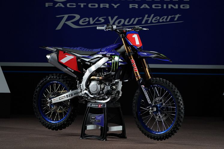 2023030301_004xx_Teams2023Japan_YZ450FM_4000
