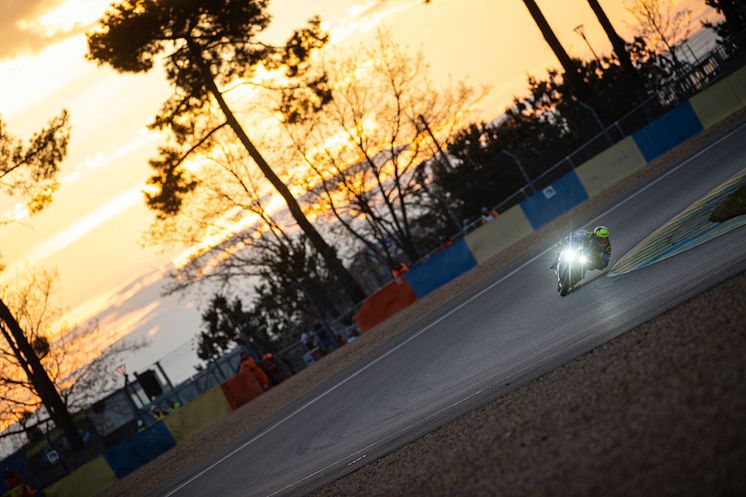 2022041804_003xx_EWC_Rd1_ハニカ選手_4000