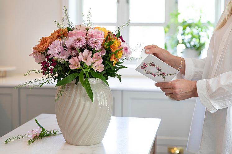 Rosa sløyfe bukett og kort.jpg