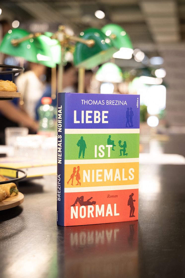 Buchcover "Liebe ist niemals normal"