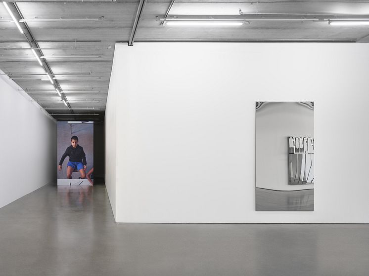 Tarik Kiswanson, installationsvy Becoming, Bonniers Konsthall, 2023