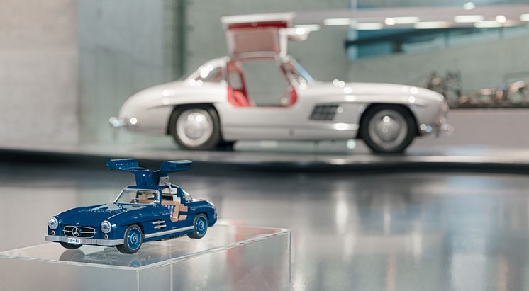 mercedes_mattel_300sl_086_crop.jpg