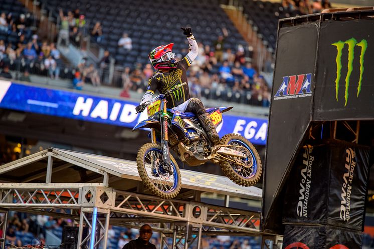 2025051303_004xx_Deegan_and_YZ250F_win_their_1st250SX-West-en_4000.jpg
