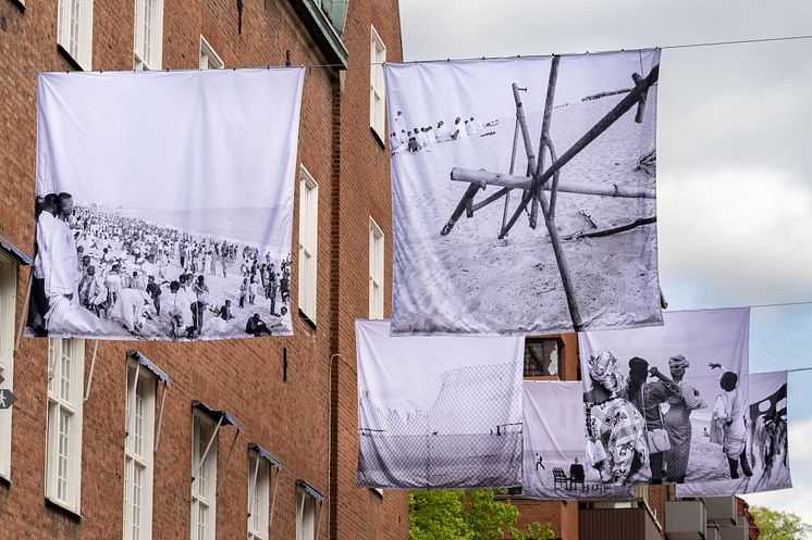 AkinbodeAkinbiyi_SeaNeverDry_1980-present_BorasArtBiennial2021_PhotoHendrikZeitler_7_print