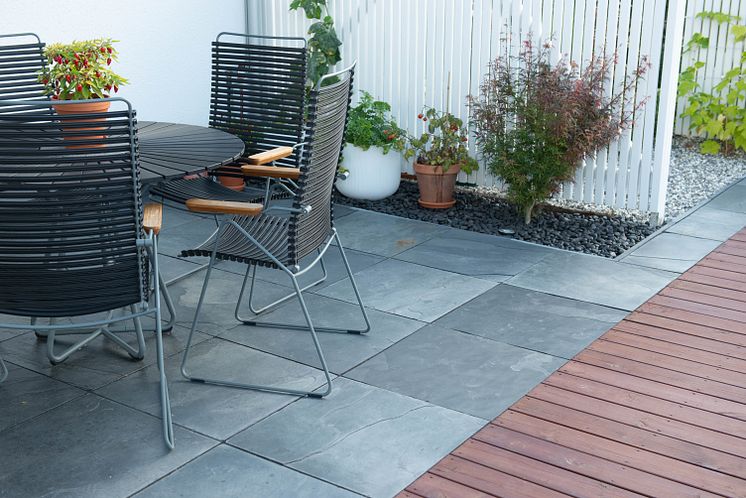 Skiffer svart 60x60 uteplats6.jpg