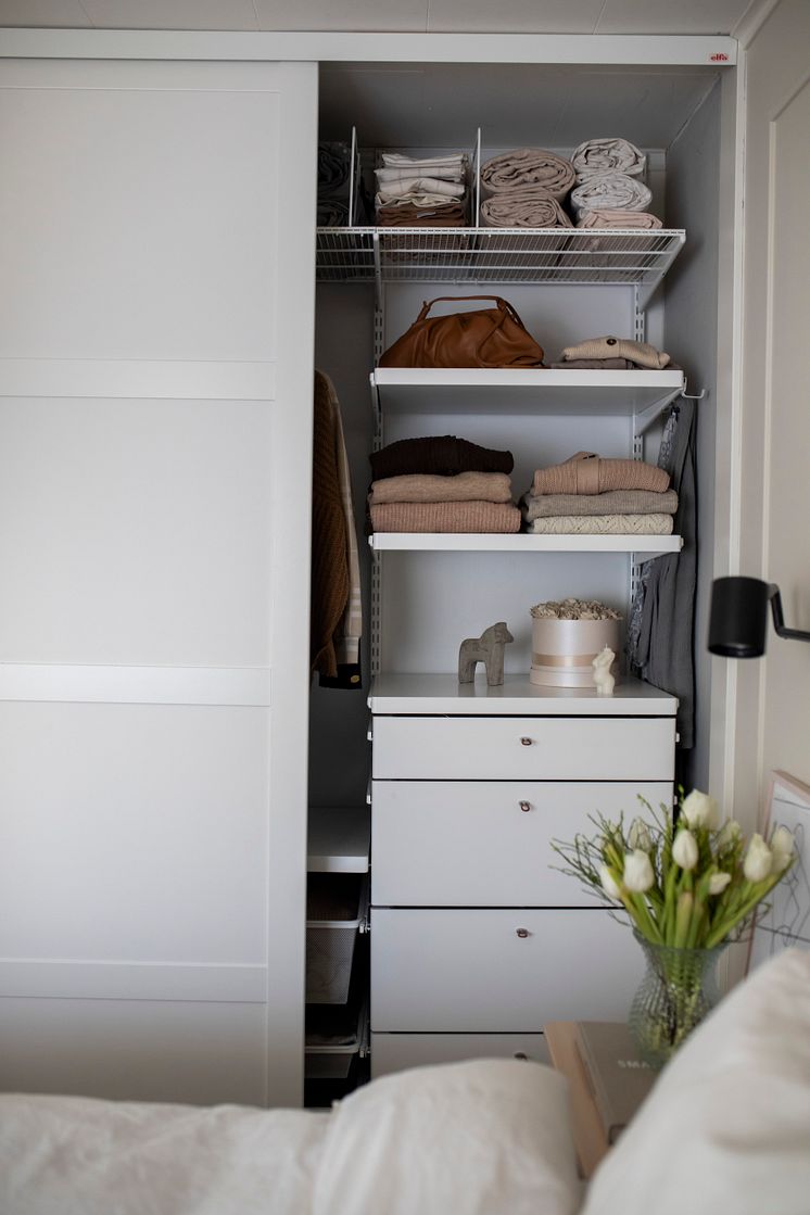 Elfa_Clothing_Interior_Click-in_system_Classic_Slidingdoor_Grace_2022_1_09