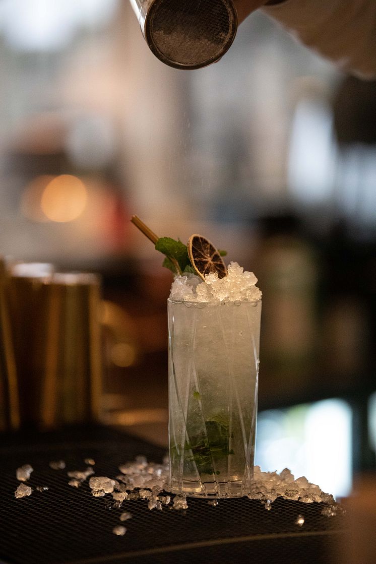 Drinkar Alice Bar