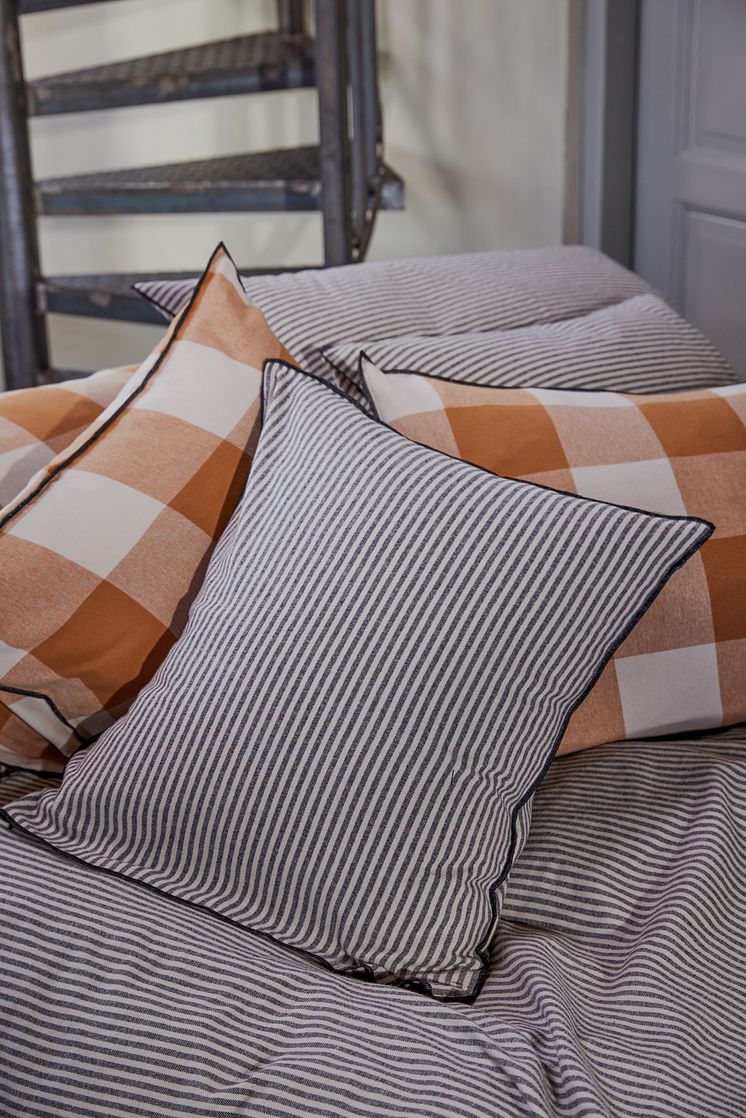 917747-10_1 Bäddset flanell stripe.jpg