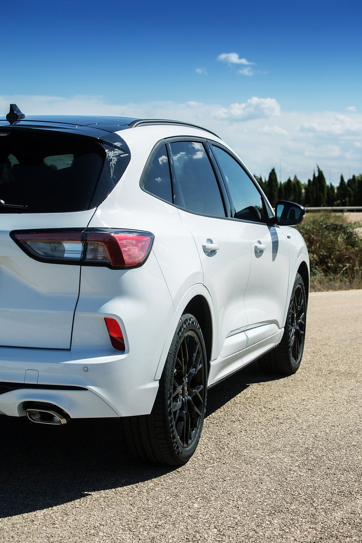 kuga-black-edition_circuito_15sept2022_0027