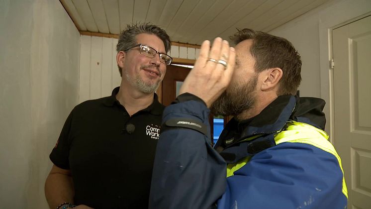 Hager hjälper Arga Snickaren i Säffle