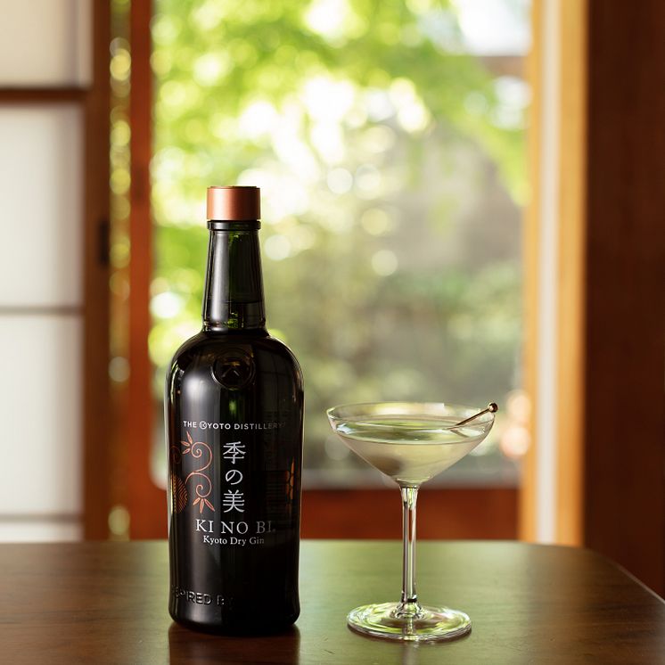 PreviewLarge-KI NO BI_Martini_Image.jpg