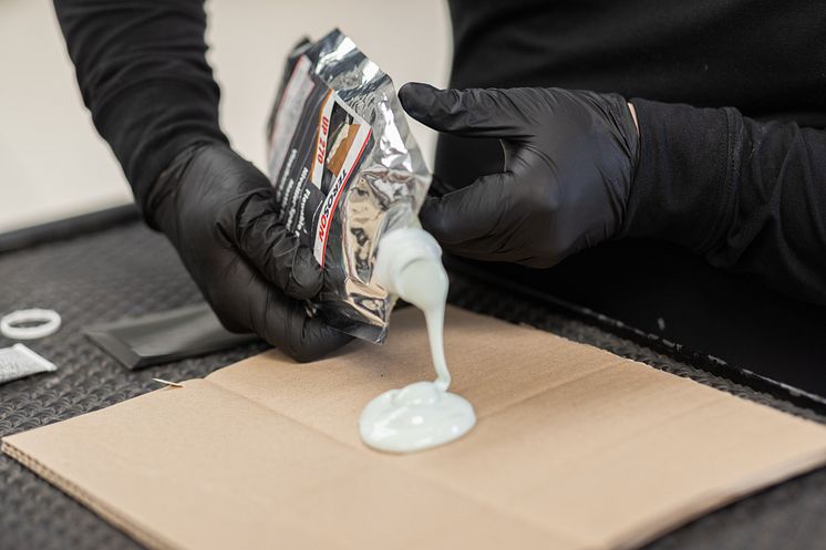 Application_TEROSON-EP-5020-TR_10-bodyfiller.jpg