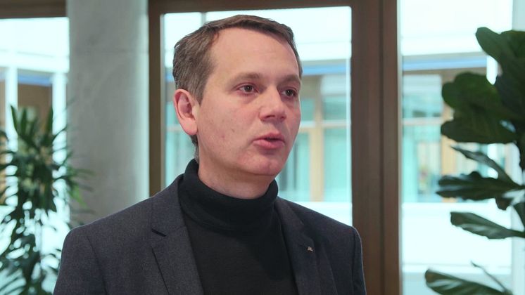 Christoph Werner erläutert die Besonderheiten von dm im Umgang mit den Themen Nachhaltigkeit und Zukunftsfähigkeit.