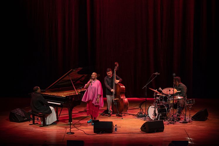 Cécile McLorin Salvant
