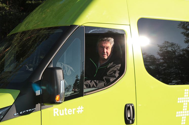 Skoleskyss med elektriske minibusser på Romerike