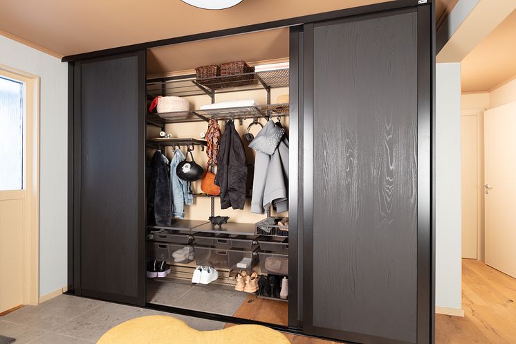 Elfa_Interior_Classic_Slidingdoor_Grace_2024_02_001.jpg