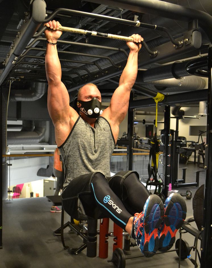 Sam Mikaelsson using Training Mask
