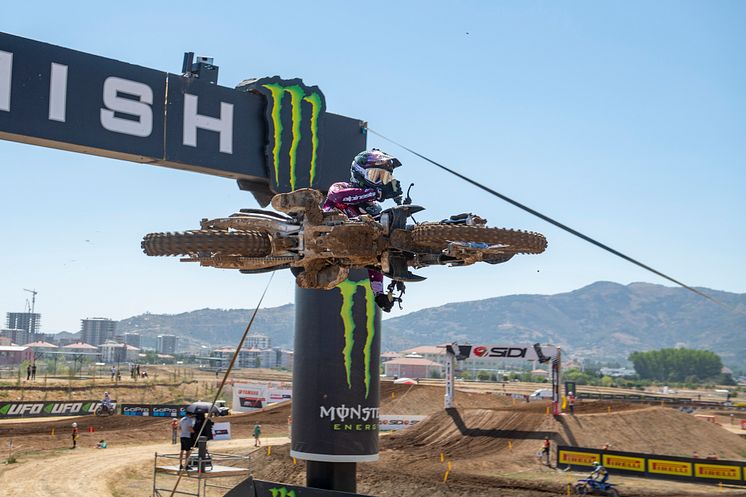 2021090603_004xx_MXGP_Rd8_シーワー選手_4000