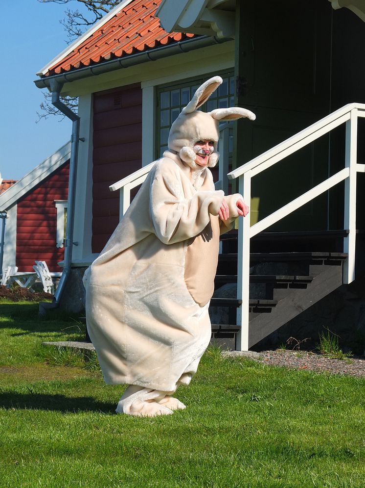 Påskharen tog emot alla på påskäggsjakt