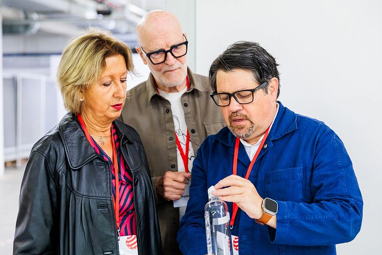 2024_Call for Entries_BCD-jury assessing the entries-2