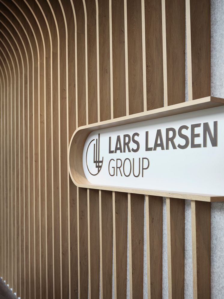 Lars Larsen Group logo_1.jpg