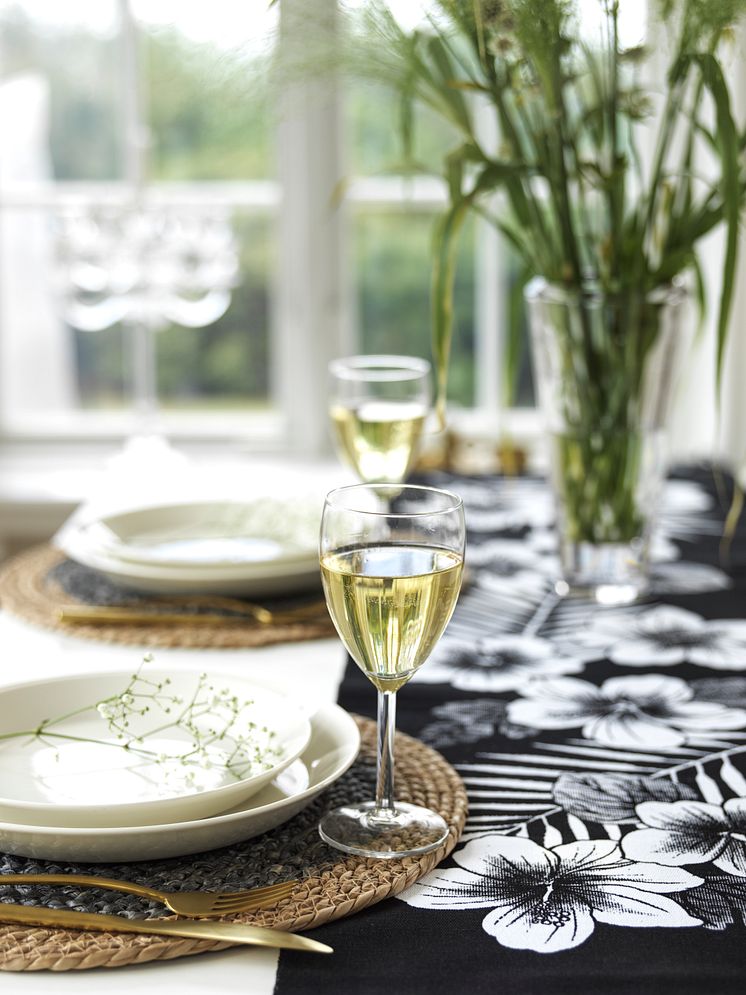 runner hibiscus place mat nature