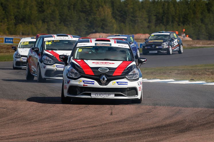 Ilmari Korpivaara (nr 8) och Aleksi Kalsta (nr 66). Foto: Tony Welam/STCC