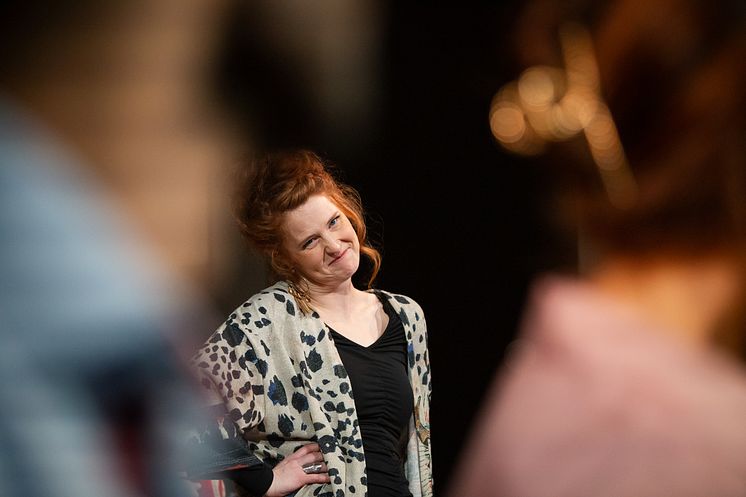 Köket är hemmets hjärta av Agnes Ledbeck – Örebro Teater 2024. Foto Leonard Stenberg