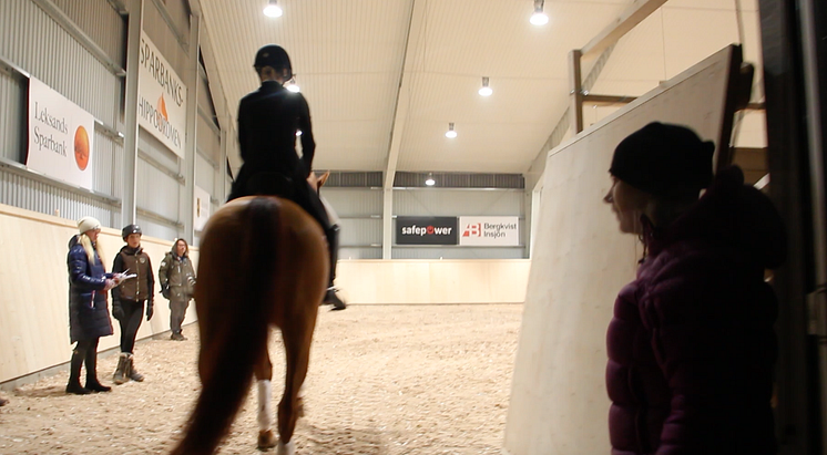 Rider in i Sparbankshippodromen