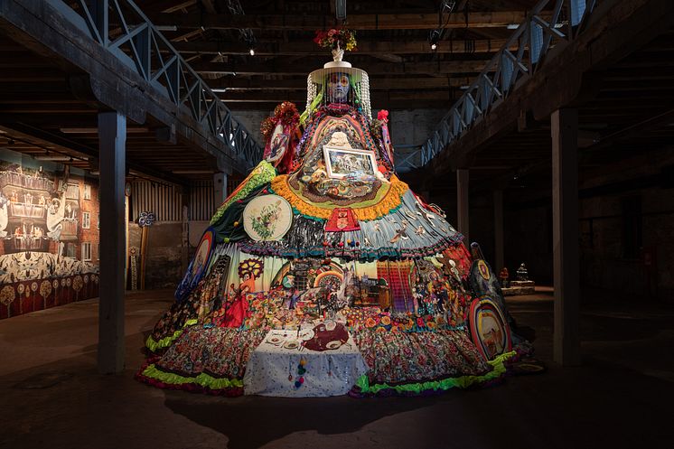 Valeria Montti Colque, installationsvy Cosmonación, chilenska paviljongen, 2024, Venedig