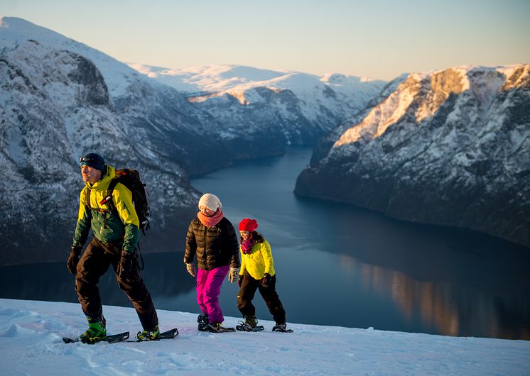 SNOWSHOE HIKE AT AURLAND PHOTO SVERRE HJØRNEVIK  .JPG