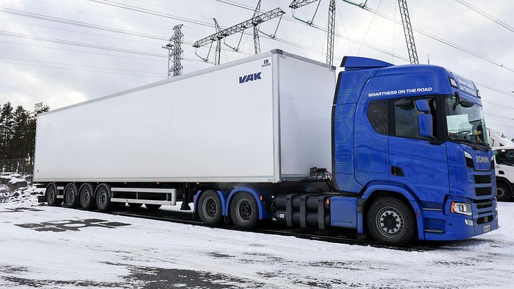 R460-sininen-sivu.jpg