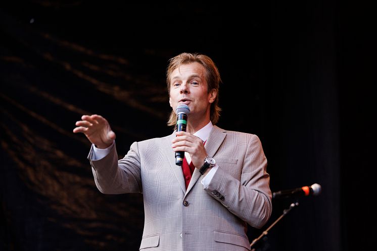 Konferencier Henrik Johnsson.