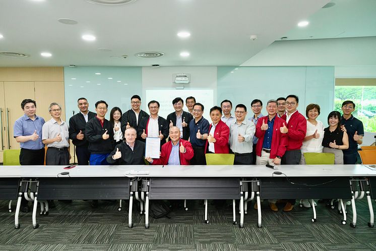 R160A Signing (LTA SMRT GTS) (002).jpeg