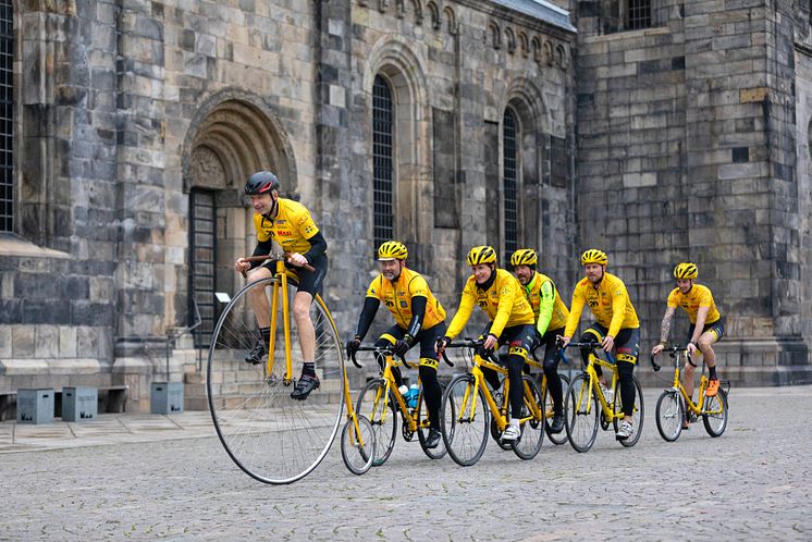 Höghjulingsträning vid Domkyrkan