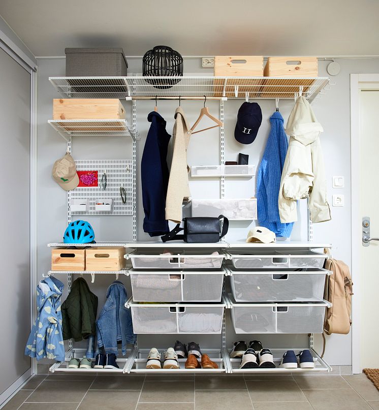 Elfa_Clothing_Interior_click-in_system_Classic_Slidingdoor_Artic_2023_032437.jpg