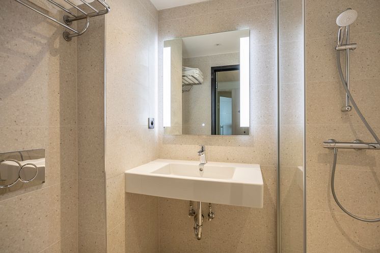 Citybox Brussels - bathroom