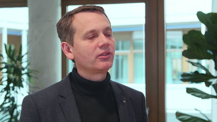 Christoph Werner beantwortet die Frage, warum dm einen Nachhaltigkeitsbericht veröffentlicht. 