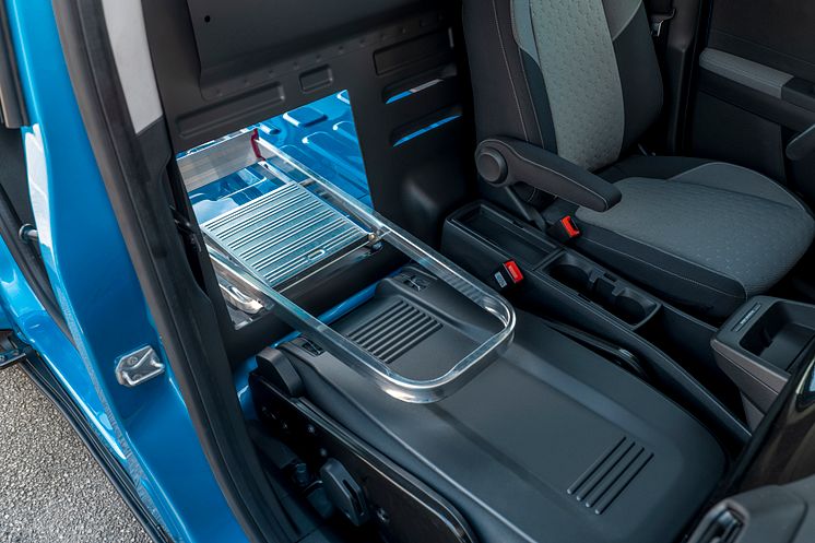 2023_FORD_E-TRANSIT_COURIER_06.jpg