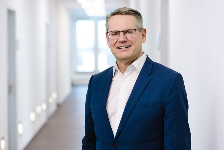 Portrait_STADA CEO Peter Goldschmidt