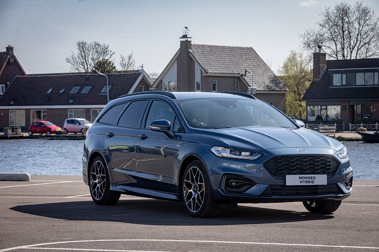 Ford Mondeo Hybrid ST-Line