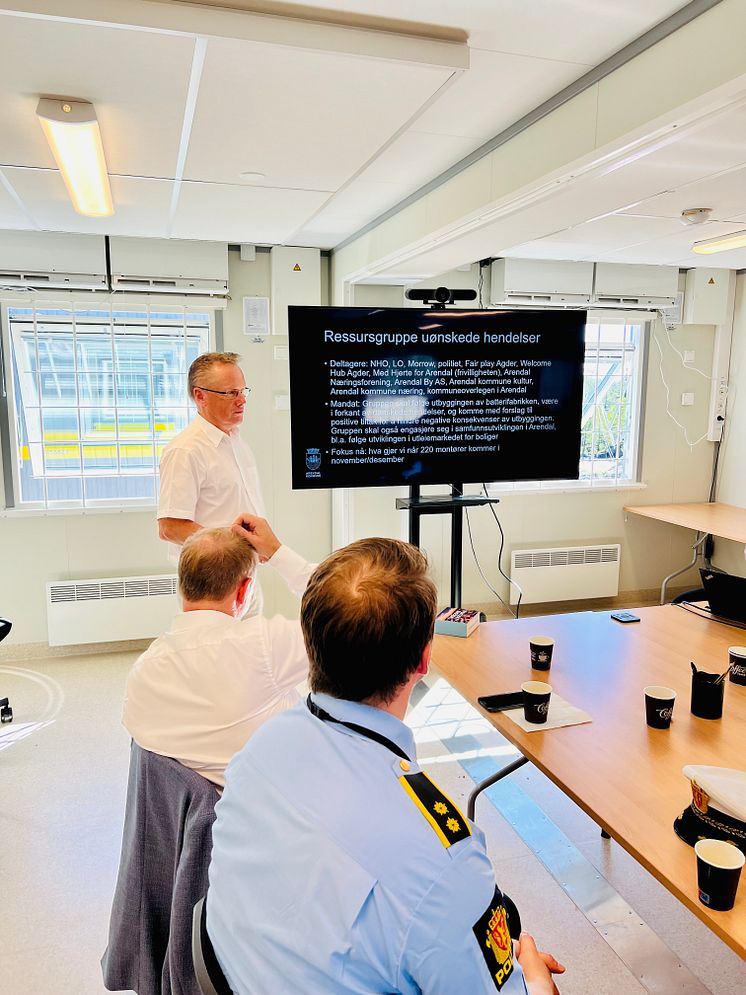Kåre Andersen på informasjonsmøte om Eyde House