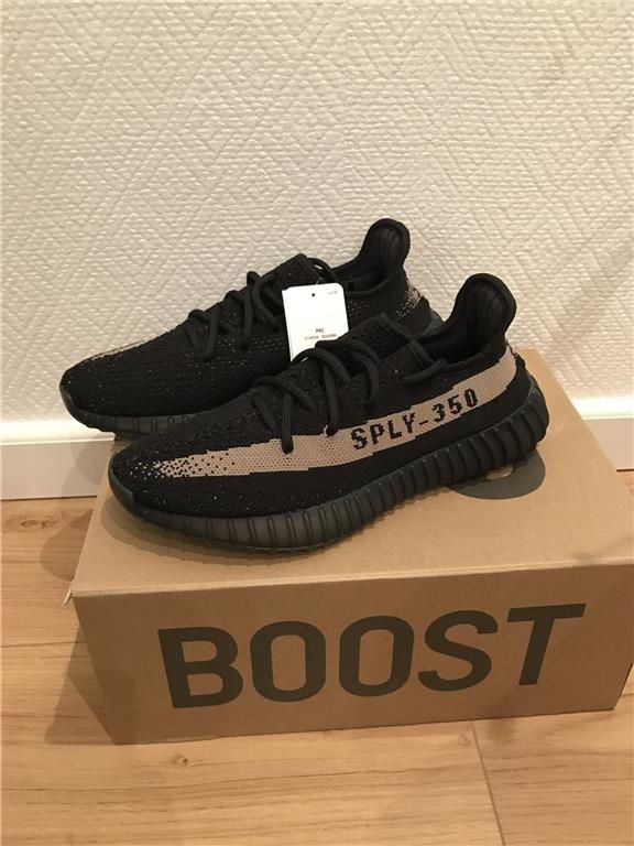Adidas Yeezy Boost 350 V2 Green.jpg
