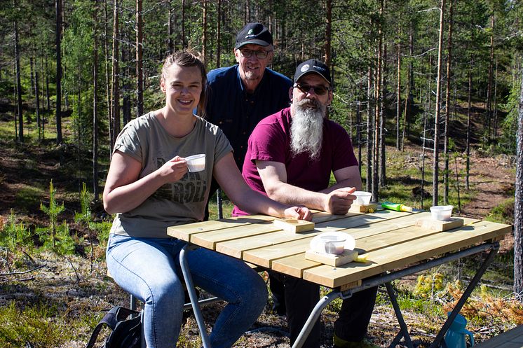 AnnaSörenPeterRÅgmjölsvägenFotoIngemarBrännström.jpg