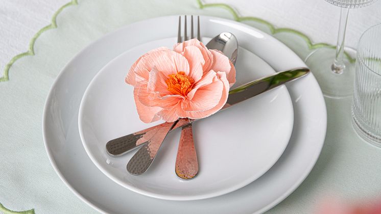 Mars-25-Lagerhaus-dukning-Gulla-Amaryllis kopiera.jpg