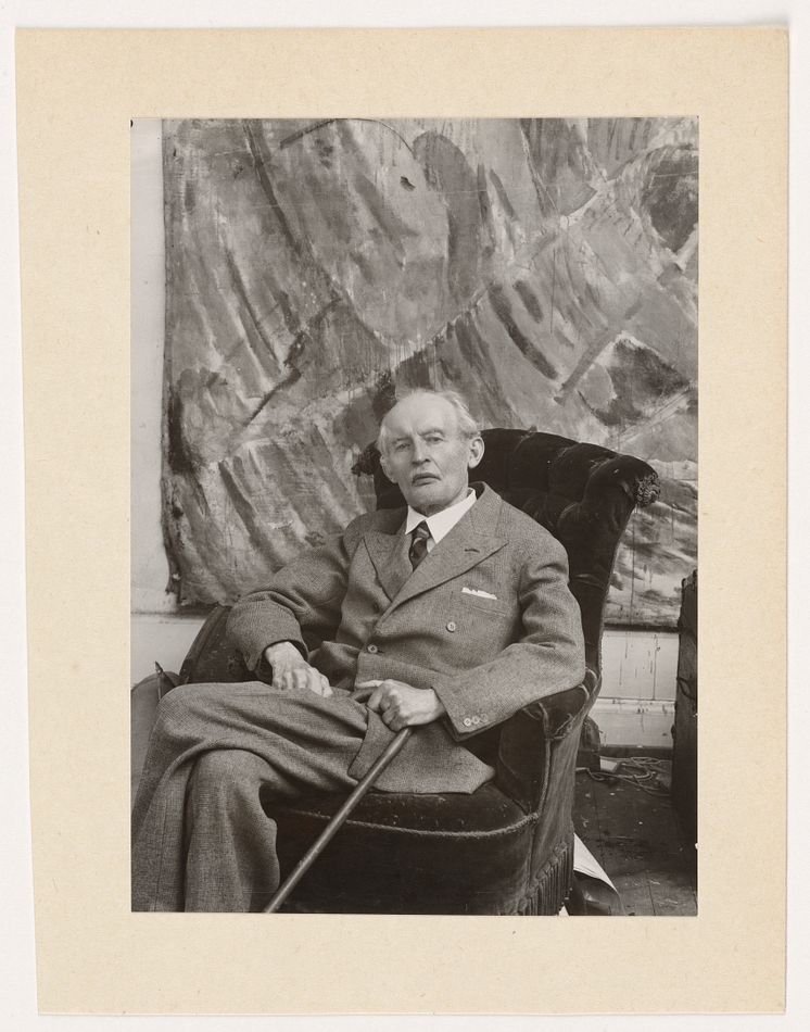 Foto av Edvard Munch sittende 1943