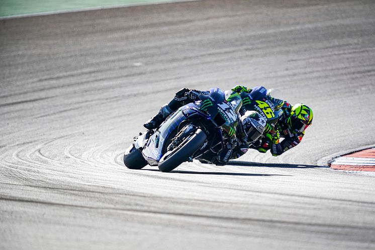 2020112301_001xx_MotoGP_Rd15_ビニャーレス選手_4000