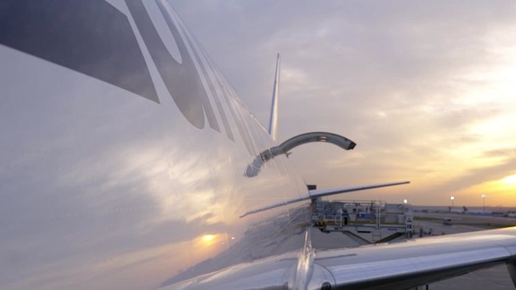 Fueling, loading and departure LH8404